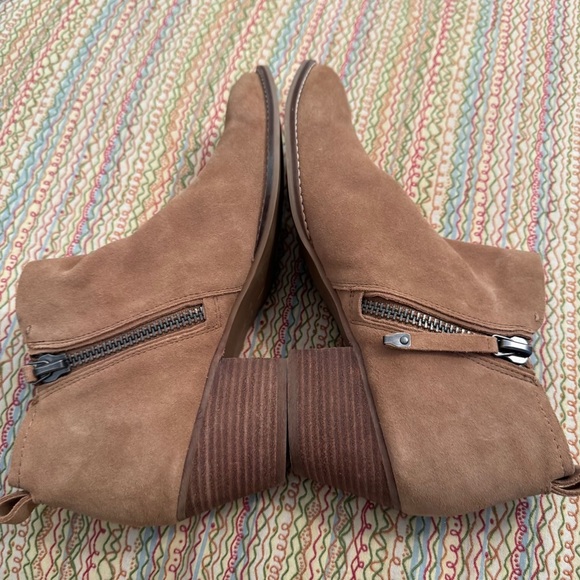 Dolce Vita Tan Suede Ankle Booties with Double Zippers NWT Size 10 - Picture 8 of 11